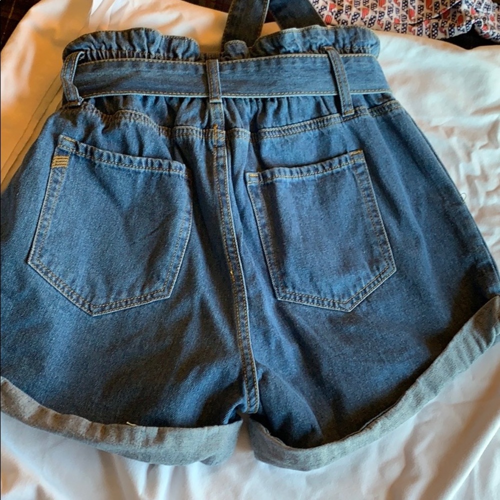 Jean shorts with a tie!